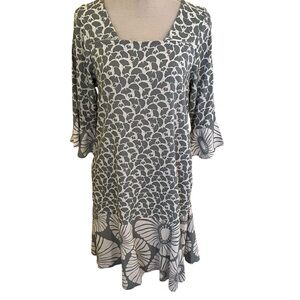 Balizen Grey/Cream Floral Scoop Neck Mixed Print Dress